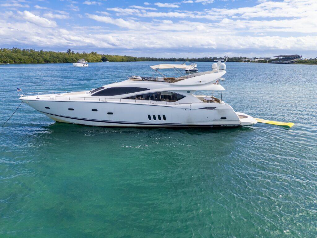 Acqua, a 90 ft Azimut 90 on the water in Miami