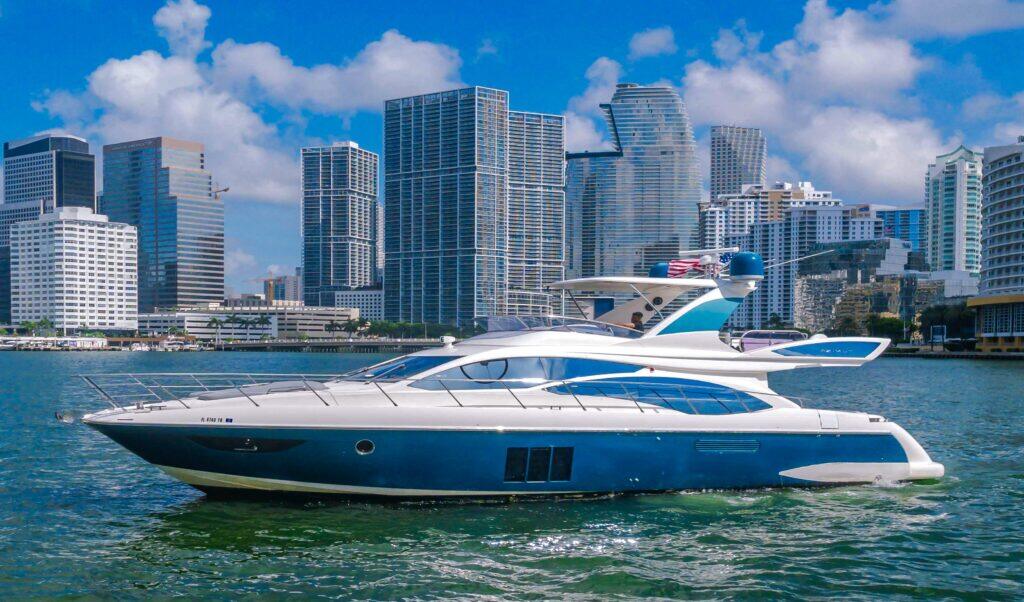 Tito, a 60 ft Azimut 60 Flybridge on the water in Miami