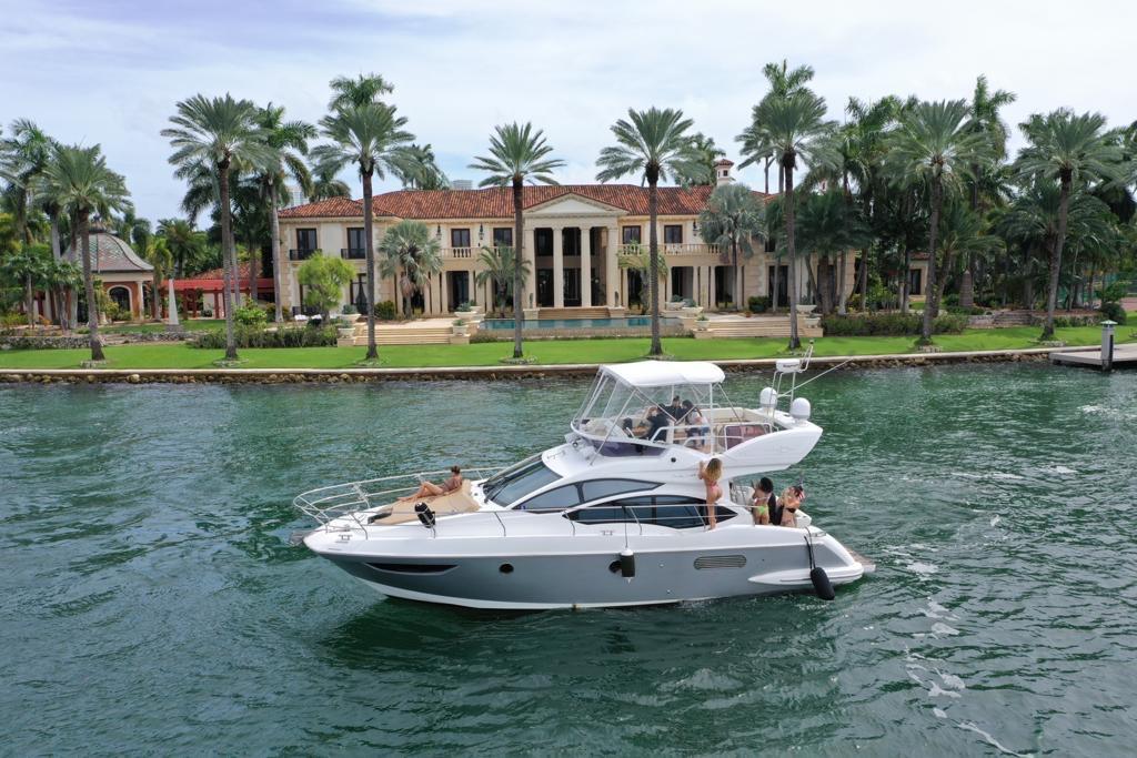 La Perla, a 45 ft Azimut 45 on the water in Miami