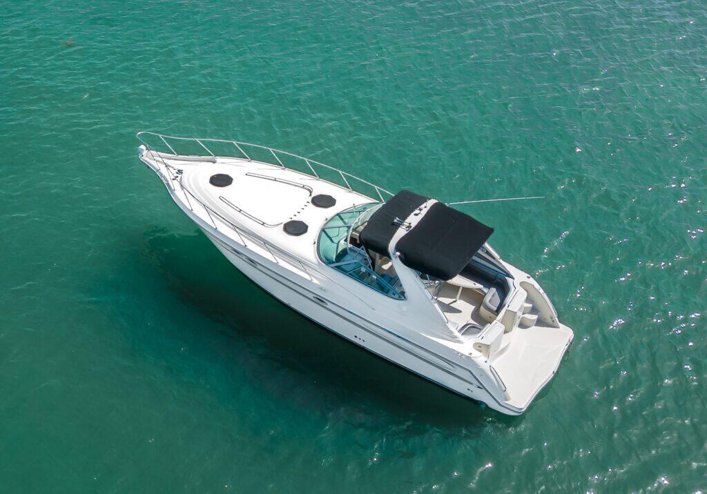 Maxum 45, a 45 ft Maxum 45 on the water in Miami