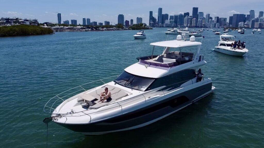 La Dolce Vita, a 65 ft Prestige 65 on the water in Miami